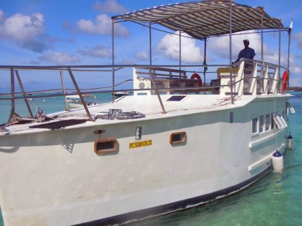 Hello_Mauritius_Boat_Tour_with_BBQ_Ile_aux_Phare